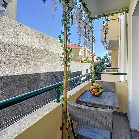 Sea & Mountain By Atlantic Apartment *